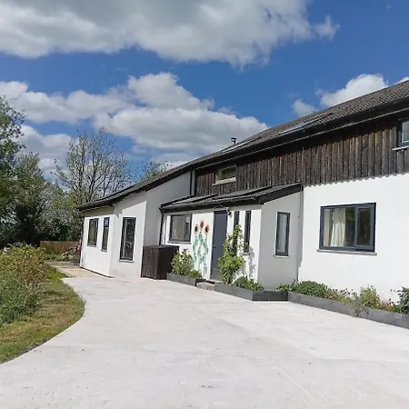 Spacious 4 Bedroom Retreat In Peaceful Location * Craughwell